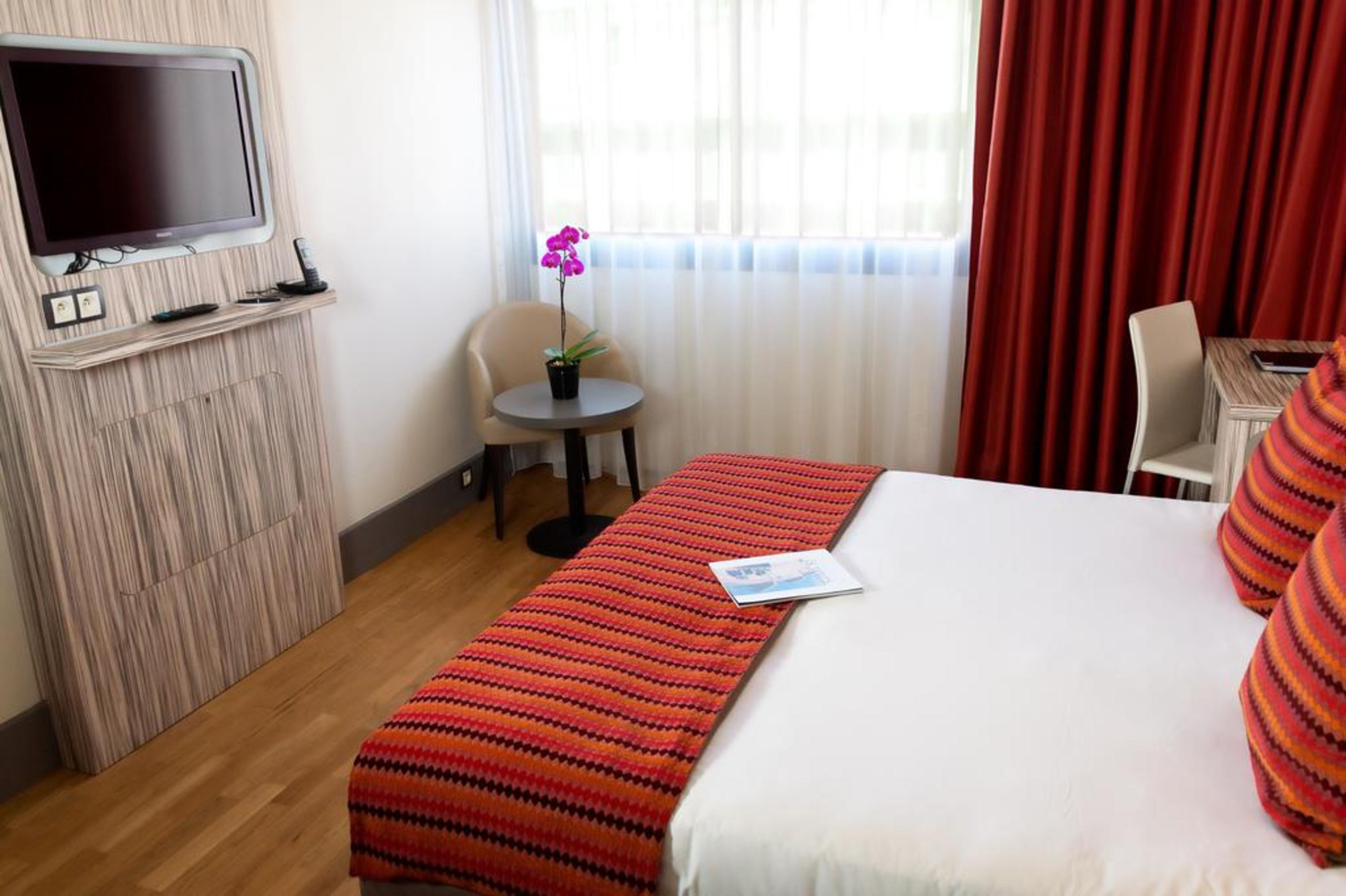 Eden Y Hotel 4*