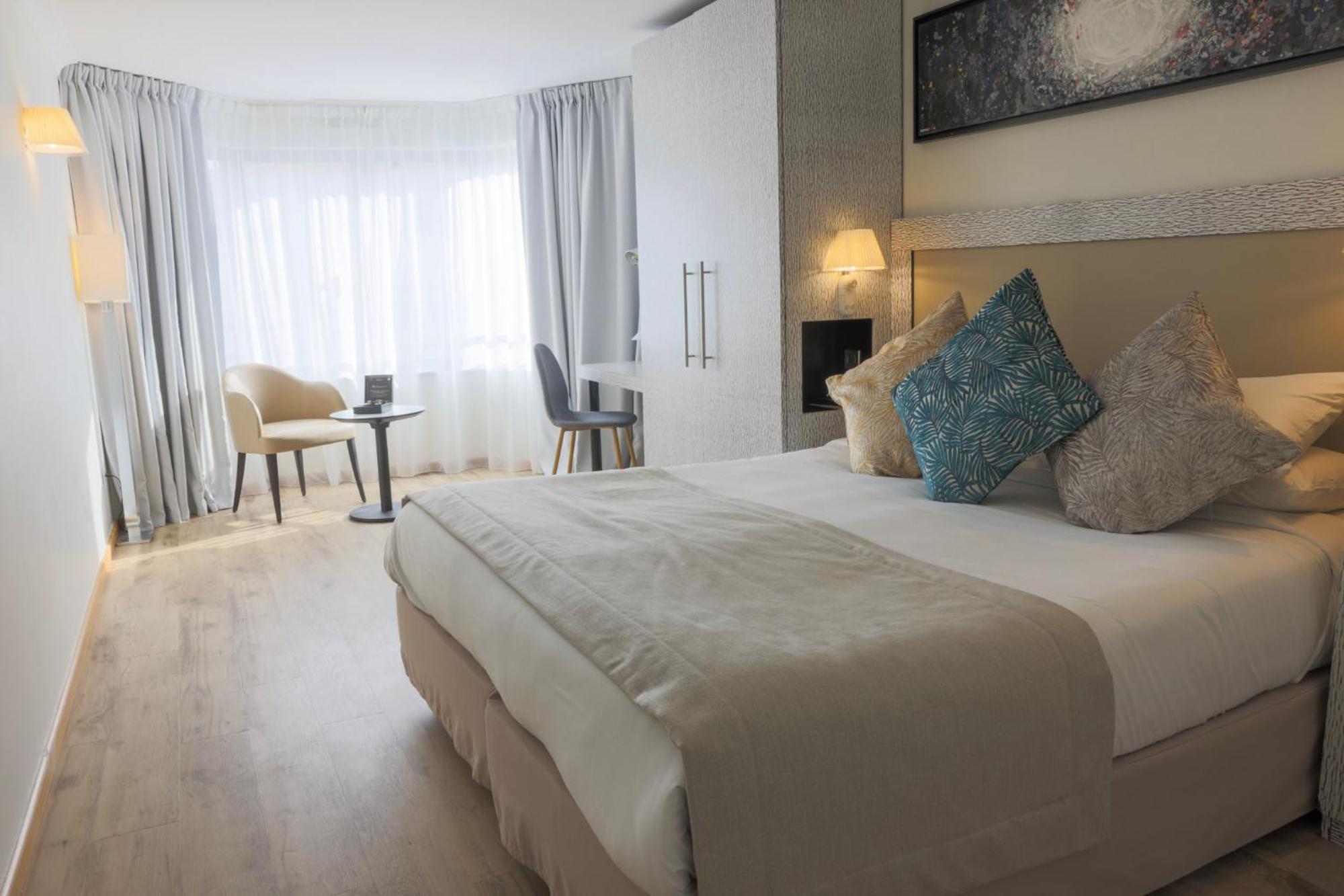 Eden Y Hotel