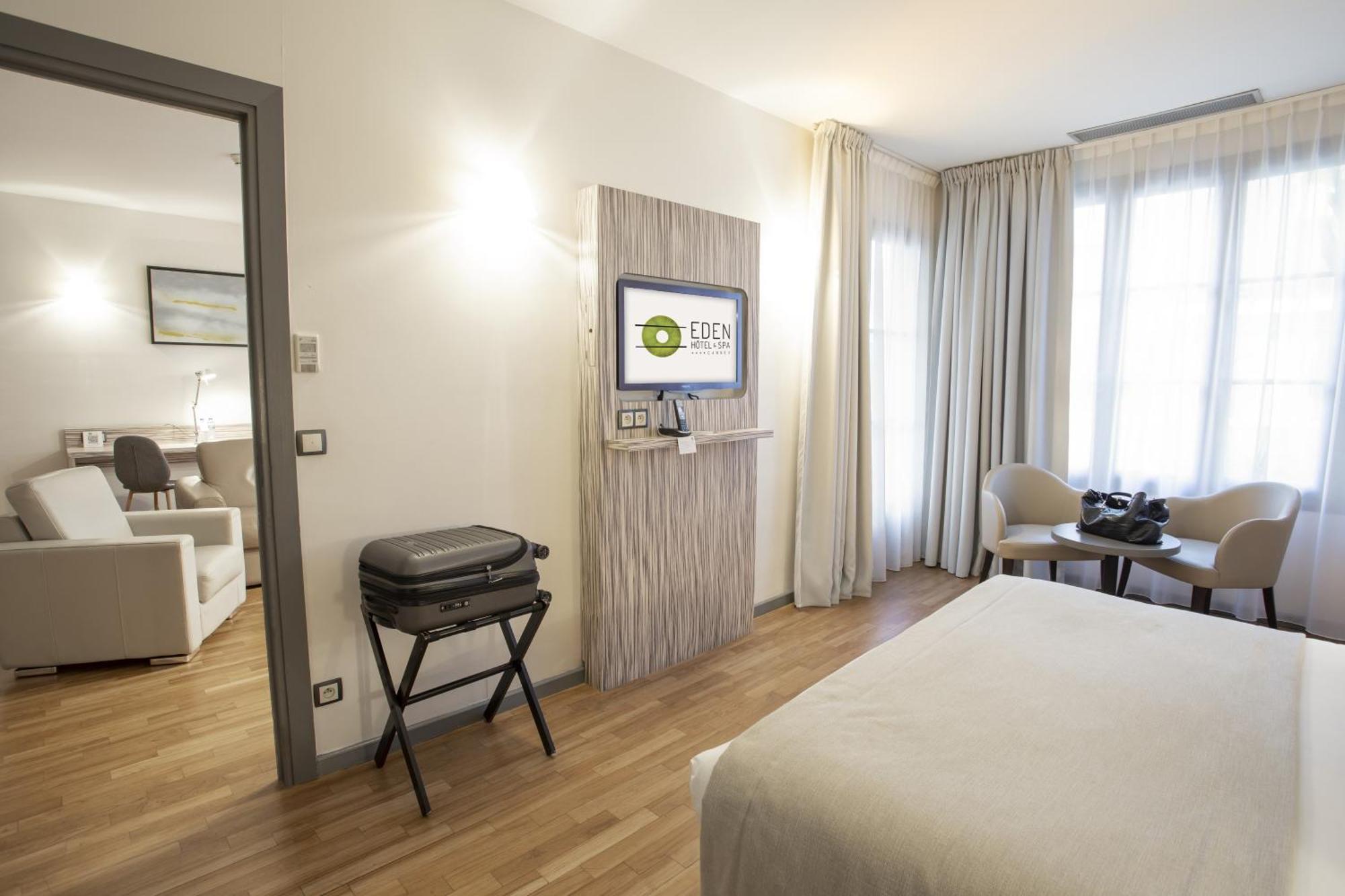 Eden Y Hotel 4*