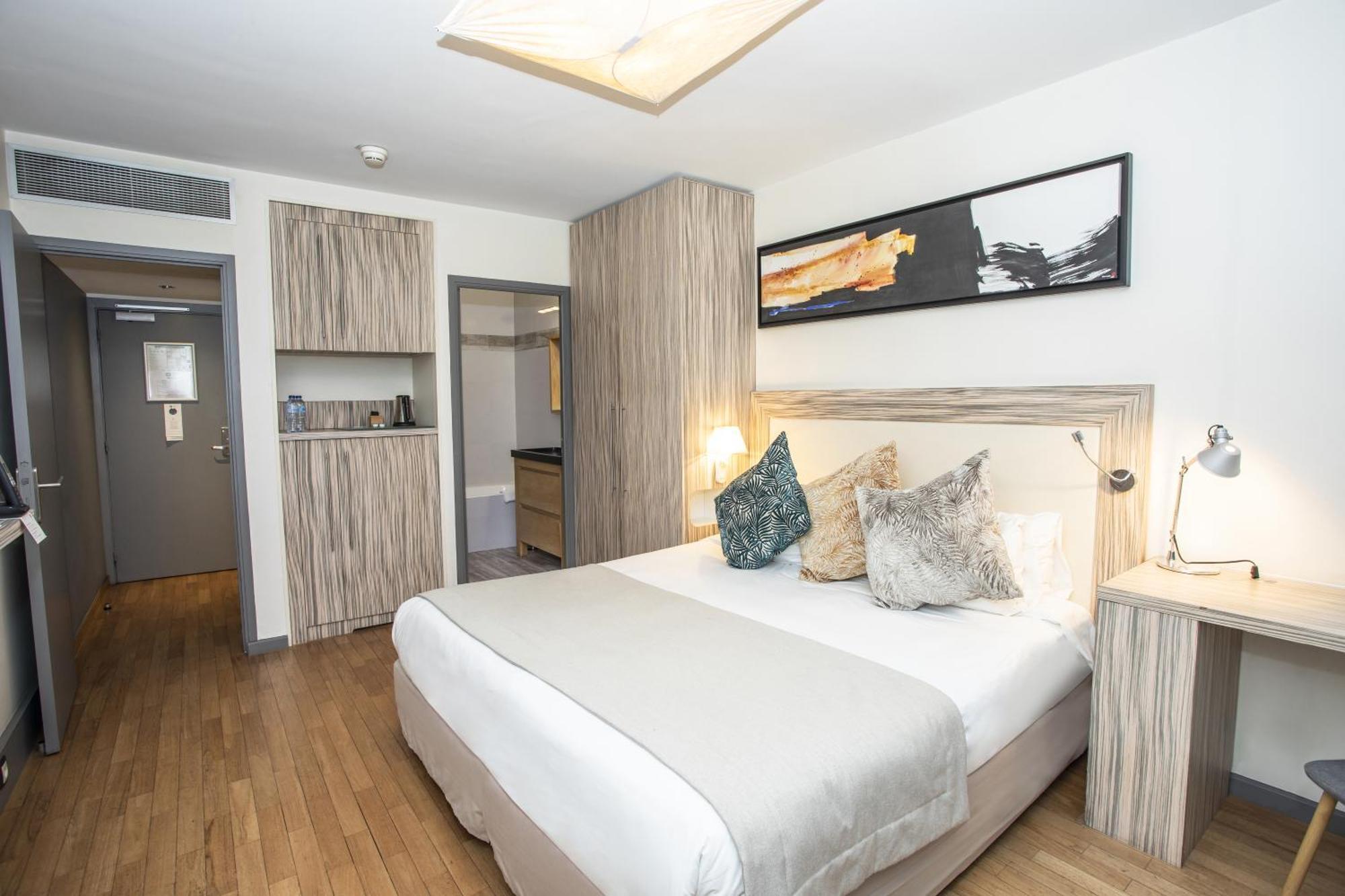 Eden Y Hotel